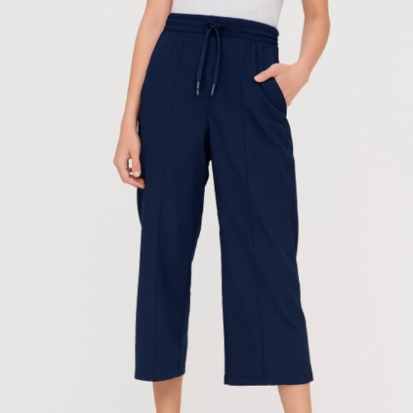 Aritzia TNA | EUC Holieway Culotte Pants in Navy Blue Size Medium - Picture 1 of 10